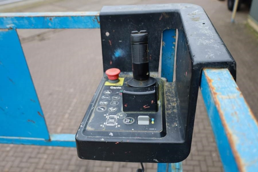 Genie GS4390 Diesel, 4x4 Drive, 15m Working Height, 680k - Ножична работна платформа: снимка 4 Genie GS4390 Diesel, 4x4 Drive, 15m Working Height, 680k - Ножична работна платформа: снимка 4