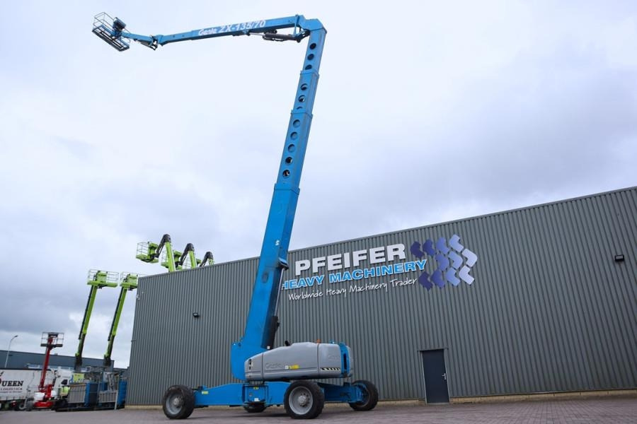 Genie ZX135/70 Diesel, 4x4x4 Drive, 43m Lifting Height,  - Артикулираща платформа: снимка 3 Genie ZX135/70 Diesel, 4x4x4 Drive, 43m Lifting Height,  - Артикулираща платформа: снимка 3
