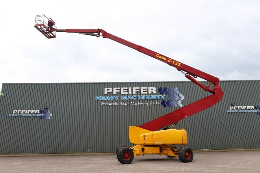 Genie ZX135/70 Diesel, 4x4x4 Drive, 43m Lifting Height, - Артикулираща платформа: снимка 3 Genie ZX135/70 Diesel, 4x4x4 Drive, 43m Lifting Height, - Артикулираща платформа: снимка 3