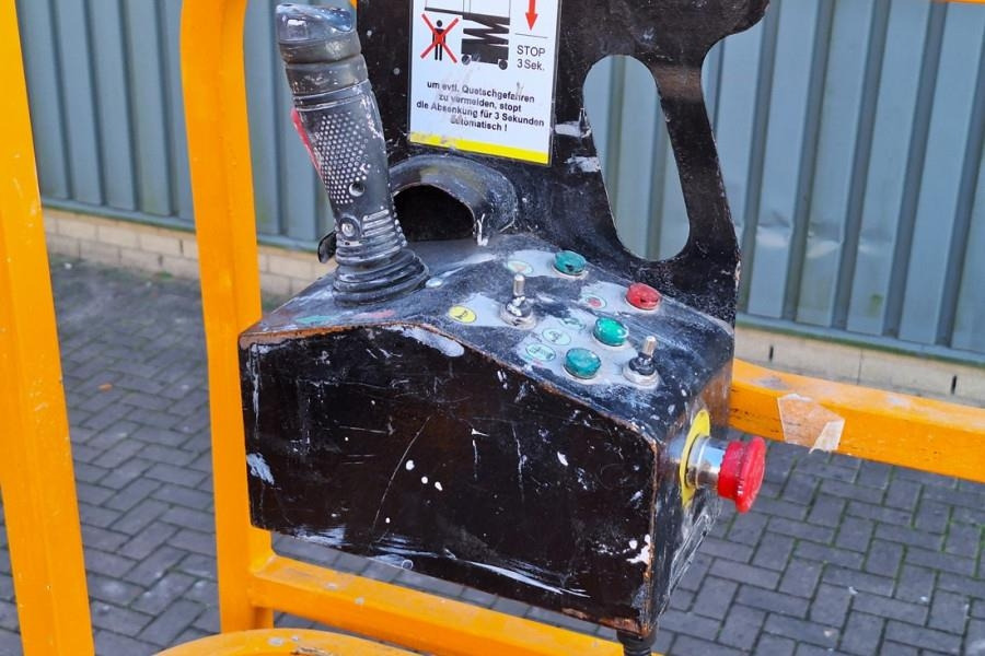 Haulotte Compact 10 Electric, 10m Working Height, 450kg Cap - Ножична работна платформа: снимка 4 Haulotte Compact 10 Electric, 10m Working Height, 450kg Cap - Ножична работна платформа: снимка 4