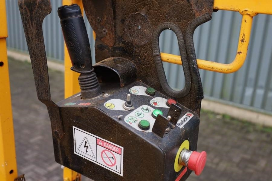 Haulotte Compact 10N As-Is, Electric, 10m Working Height, 2 - Ножична работна платформа: снимка 5 Haulotte Compact 10N As-Is, Electric, 10m Working Height, 2 - Ножична работна платформа: снимка 5