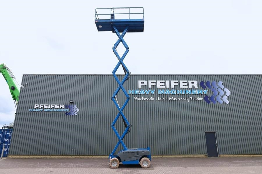 Haulotte Compact 12RTE Electric, 12m Working Height, 450kg - Ножична работна платформа: снимка 3 Haulotte Compact 12RTE Electric, 12m Working Height, 450kg - Ножична работна платформа: снимка 3