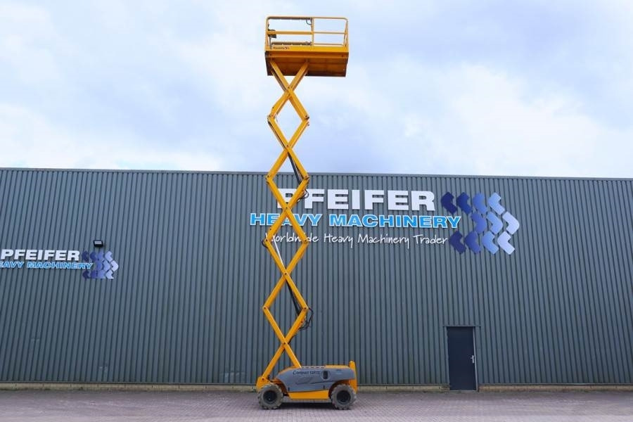 Haulotte Compact 12RTE Electric, 12m Working Height, 450kg - Ножична работна платформа: снимка 3 Haulotte Compact 12RTE Electric, 12m Working Height, 450kg - Ножична работна платформа: снимка 3