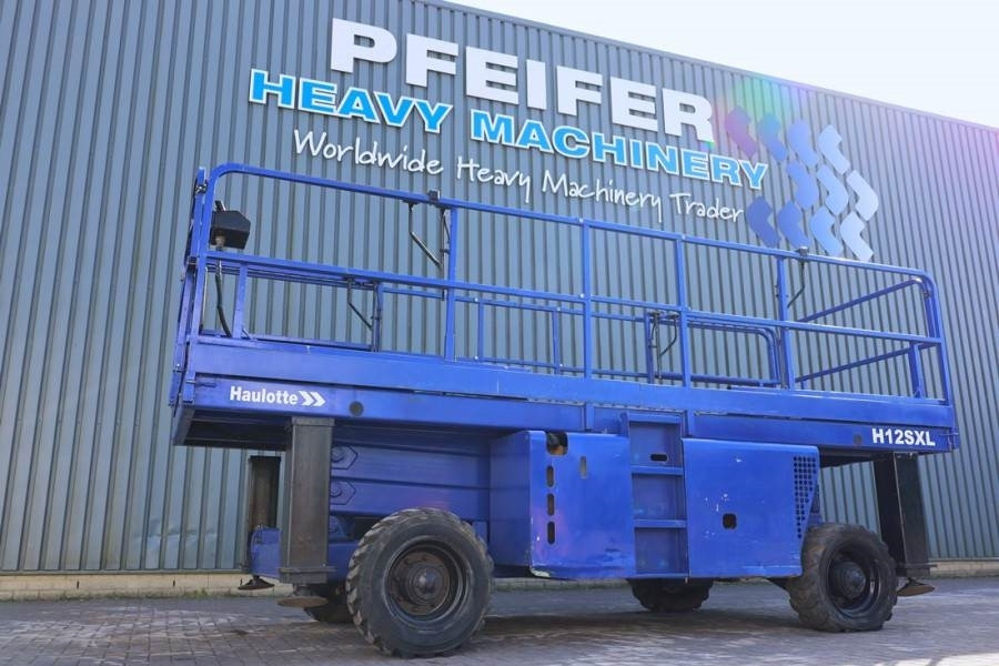 Haulotte H12SXL Diesel, 4x4 Drive, 12m Working Height, 700k - Ножична работна платформа: снимка 1 Haulotte H12SXL Diesel, 4x4 Drive, 12m Working Height, 700k - Ножична работна платформа: снимка 1