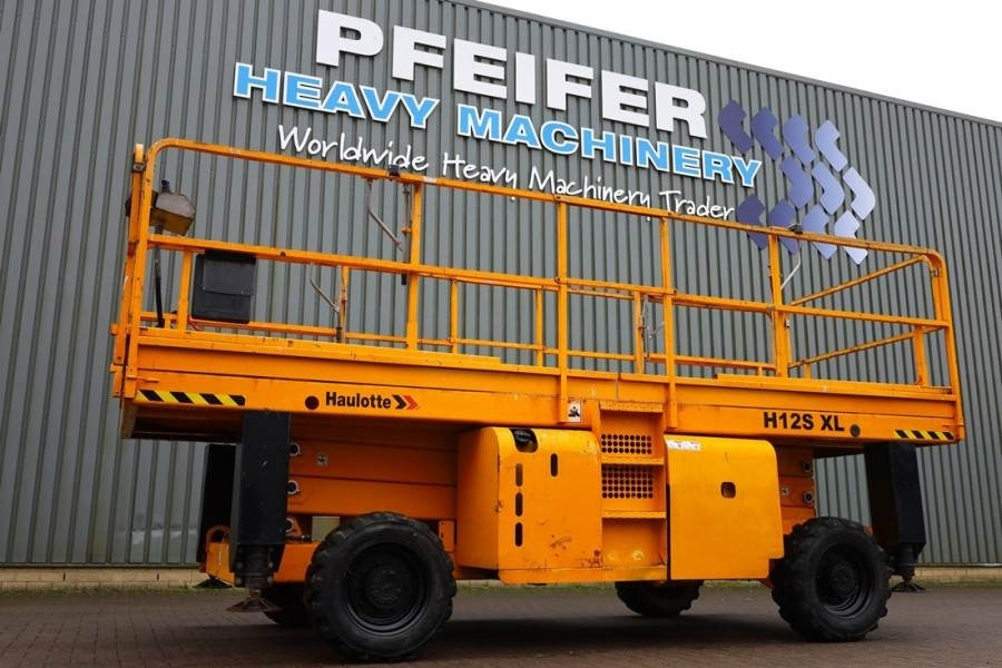 Haulotte H12SXL Diesel, 4x4 Drive, 12m Working Height, 700k - Ножична работна платформа: снимка 1 Haulotte H12SXL Diesel, 4x4 Drive, 12m Working Height, 700k - Ножична работна платформа: снимка 1