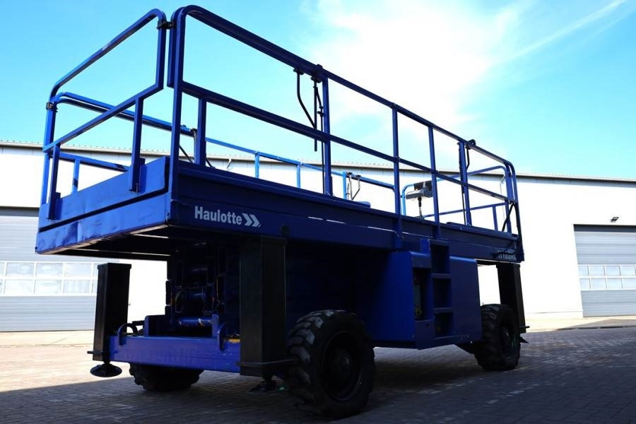 Haulotte H12SXL Diesel, 4x4 Drive, 12m Working Height, 700k - Ножична работна платформа: снимка 2 Haulotte H12SXL Diesel, 4x4 Drive, 12m Working Height, 700k - Ножична работна платформа: снимка 2