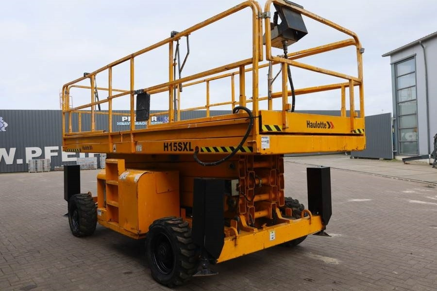Haulotte H15SXL Diesel, 4x4 Drive, 15m Working Height, 500k - Ножична работна платформа: снимка 2 Haulotte H15SXL Diesel, 4x4 Drive, 15m Working Height, 500k - Ножична работна платформа: снимка 2