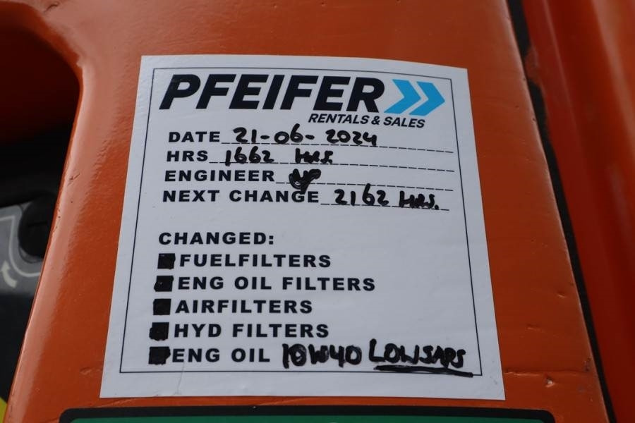 Телескопична платформа JLG 1350SJP Valid Inspection, Diesel, 4x4 Drive And 4-: снимка 14