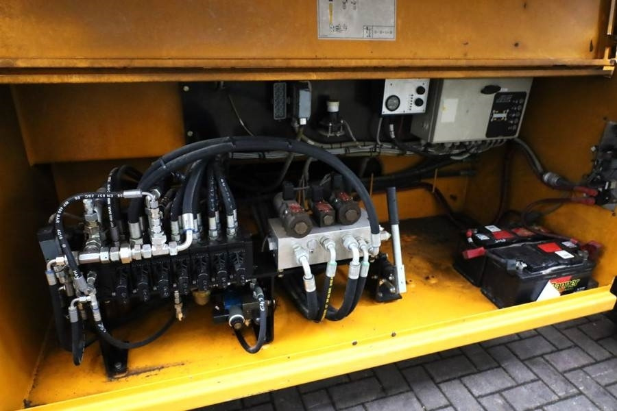 JLG 203-24 Diesel, 4x4 Drive, 22.3m Working Height, 75 - Ножична работна платформа: снимка 5 JLG 203-24 Diesel, 4x4 Drive, 22.3m Working Height, 75 - Ножична работна платформа: снимка 5