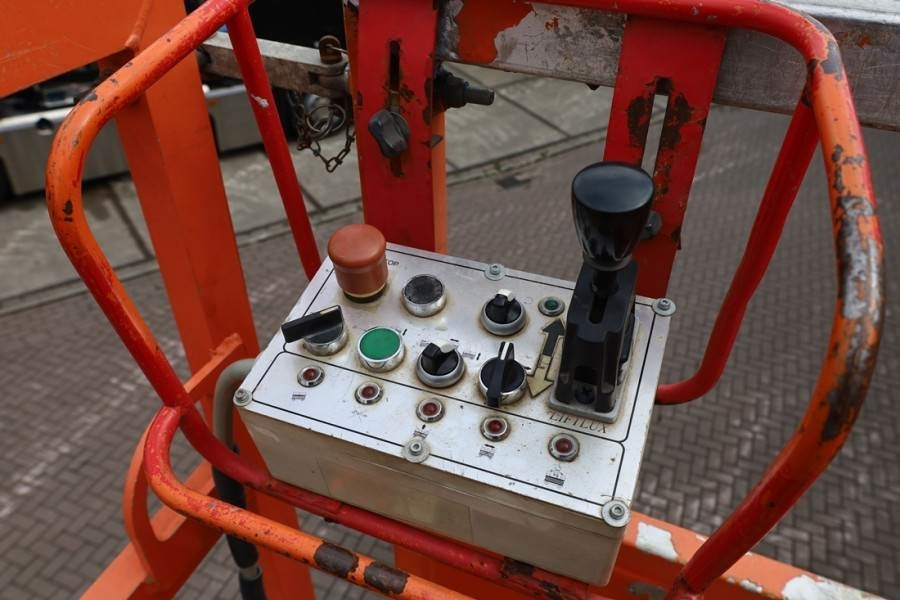 JLG 260-25 Diesel, 4x4 Drive, 9.80m Hydraulic Deck Ext - Ножична работна платформа: снимка 4 JLG 260-25 Diesel, 4x4 Drive, 9.80m Hydraulic Deck Ext - Ножична работна платформа: снимка 4