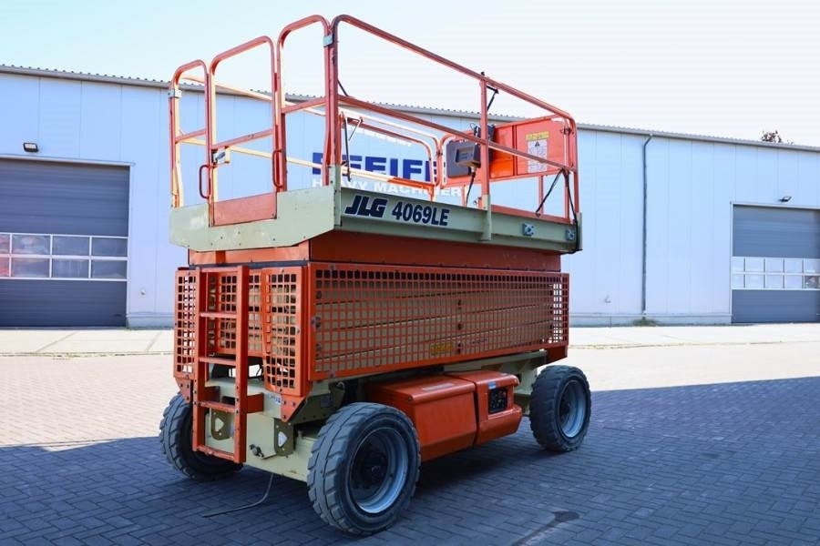 JLG 4069LE Electric, 14.2m Working Height, 360kg Capac - Ножична работна платформа: снимка 2 JLG 4069LE Electric, 14.2m Working Height, 360kg Capac - Ножична работна платформа: снимка 2