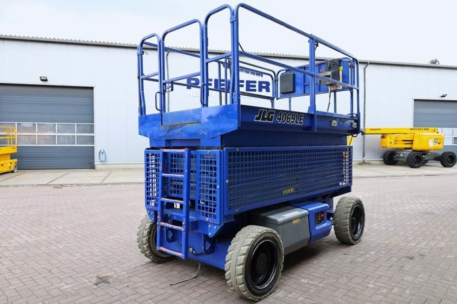 JLG 4069LE Electric, 14.2m Working Height, 360kg Capac - Ножична работна платформа: снимка 2 JLG 4069LE Electric, 14.2m Working Height, 360kg Capac - Ножична работна платформа: снимка 2