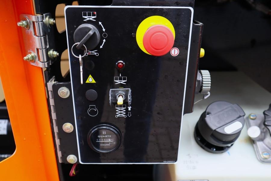 JLG ERT3369 Unused, Electric, 12m Working Height, 454k - Ножична работна платформа: снимка 4 JLG ERT3369 Unused, Electric, 12m Working Height, 454k - Ножична работна платформа: снимка 4