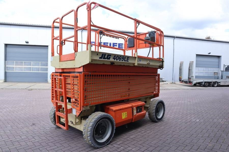 JLG M4069 Hybrid, 14.2m Working Height, 360kg Capacity - Ножична работна платформа: снимка 2 JLG M4069 Hybrid, 14.2m Working Height, 360kg Capacity - Ножична работна платформа: снимка 2