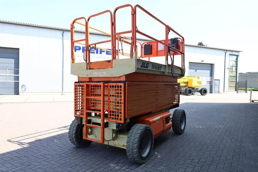 JLG M4069 Hybrid, 14.2m Working Height, 360kg Capacity - Ножична работна платформа: снимка 2 JLG M4069 Hybrid, 14.2m Working Height, 360kg Capacity - Ножична работна платформа: снимка 2