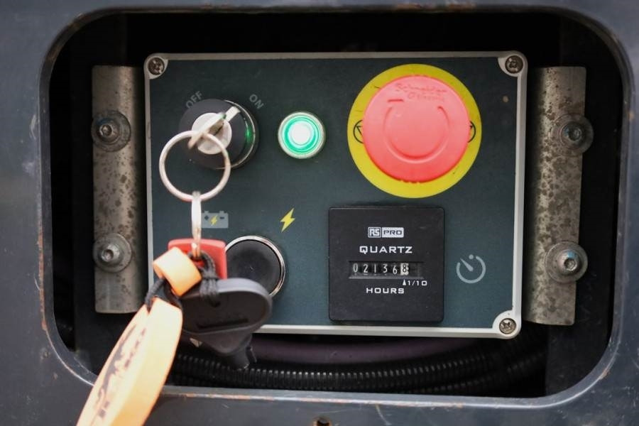 Jekko SPX532CL2 Electric, Remote Controlled, 17.3m Lifti - Верижен кран: снимка 5 Jekko SPX532CL2 Electric, Remote Controlled, 17.3m Lifti - Верижен кран: снимка 5