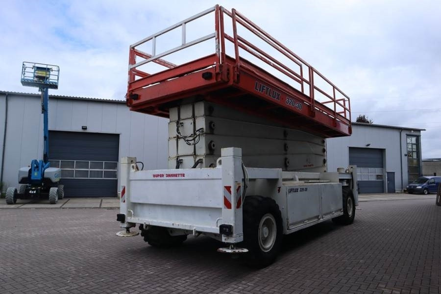 Liftlux SL320-30DS Diesel, 4x4 Drive, 34m Working Height, - Ножична работна платформа: снимка 2 Liftlux SL320-30DS Diesel, 4x4 Drive, 34m Working Height, - Ножична работна платформа: снимка 2