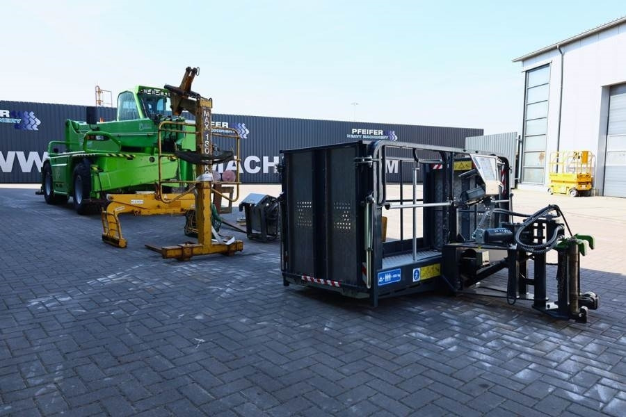 Merlo ROTO 40.26 MCSS Equipped With Various Attachments, - Телескопичен товарач: снимка 5 Merlo ROTO 40.26 MCSS Equipped With Various Attachments, - Телескопичен товарач: снимка 5