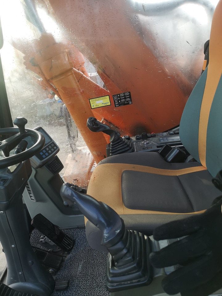 Doosan DX 140 - Колесен багер: снимка 4 Doosan DX 140 - Колесен багер: снимка 4
