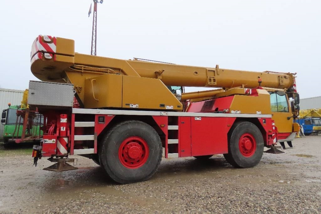 Liebherr LTM 1030-2.1 - Кран за всякакви терени: снимка 3 Liebherr LTM 1030-2.1 - Кран за всякакви терени: снимка 3