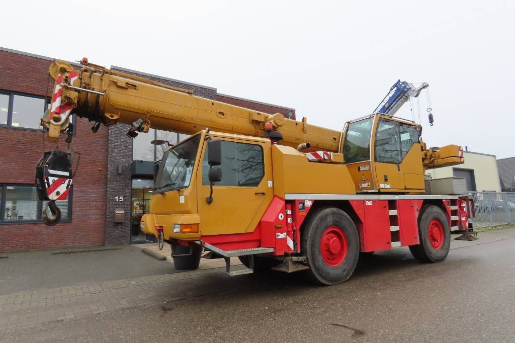 Liebherr LTM 1030-2.1 - Кран за всякакви терени: снимка 1 Liebherr LTM 1030-2.1 - Кран за всякакви терени: снимка 1