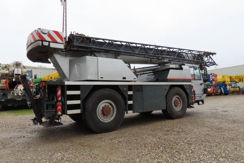 Liebherr LTM 1030/2 - Кран за всякакви терени: снимка 3 Liebherr LTM 1030/2 - Кран за всякакви терени: снимка 3