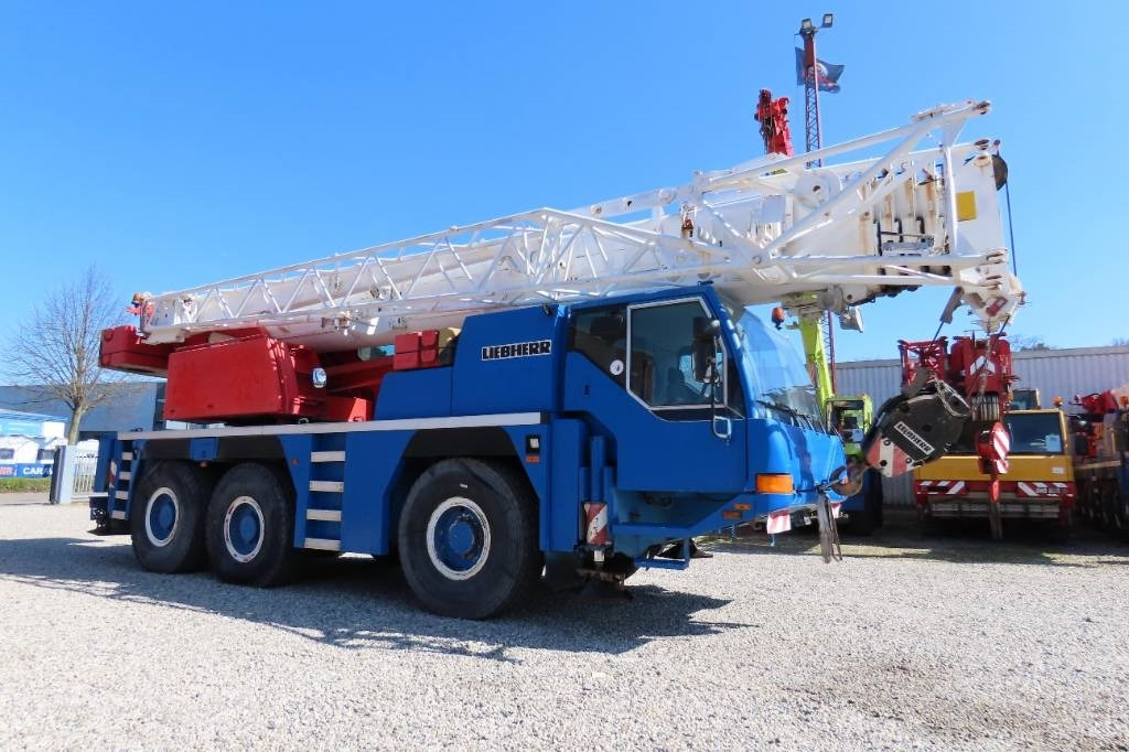 Liebherr LTM 1055-1 - Кран за всякакви терени: снимка 2 Liebherr LTM 1055-1 - Кран за всякакви терени: снимка 2