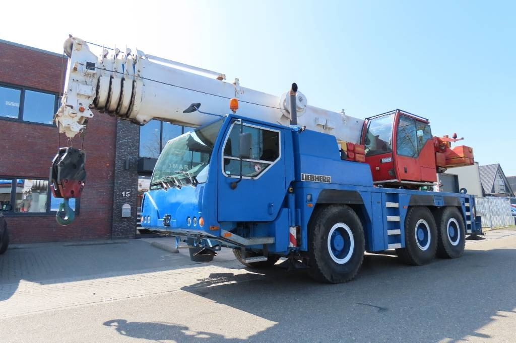 Liebherr LTM 1055-1 - Кран за всякакви терени: снимка 1 Liebherr LTM 1055-1 - Кран за всякакви терени: снимка 1