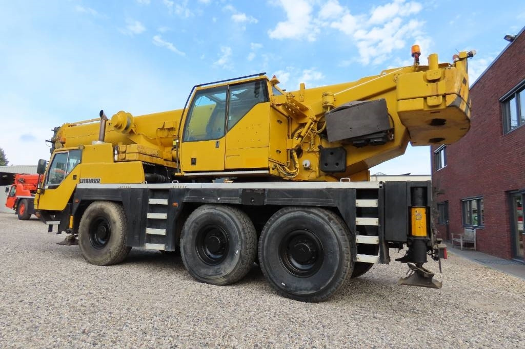 Liebherr LTM 1055-1 - Кран за всякакви терени: снимка 4 Liebherr LTM 1055-1 - Кран за всякакви терени: снимка 4