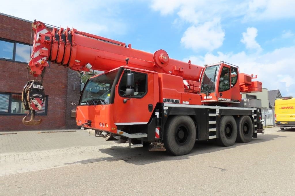 Liebherr LTM 1055-3.2 - Кран за всякакви терени: снимка 1 Liebherr LTM 1055-3.2 - Кран за всякакви терени: снимка 1