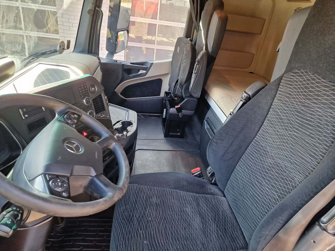 MERCEDES-BENZ 1845 Retarder Actros - Влекач: снимка 5 MERCEDES-BENZ 1845 Retarder Actros - Влекач: снимка 5