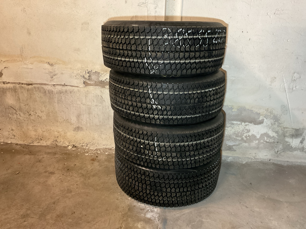 Boss Regummering 385/55R22.5 - Гума за Камион: снимка 1 Boss Regummering 385/55R22.5 - Гума за Камион: снимка 1