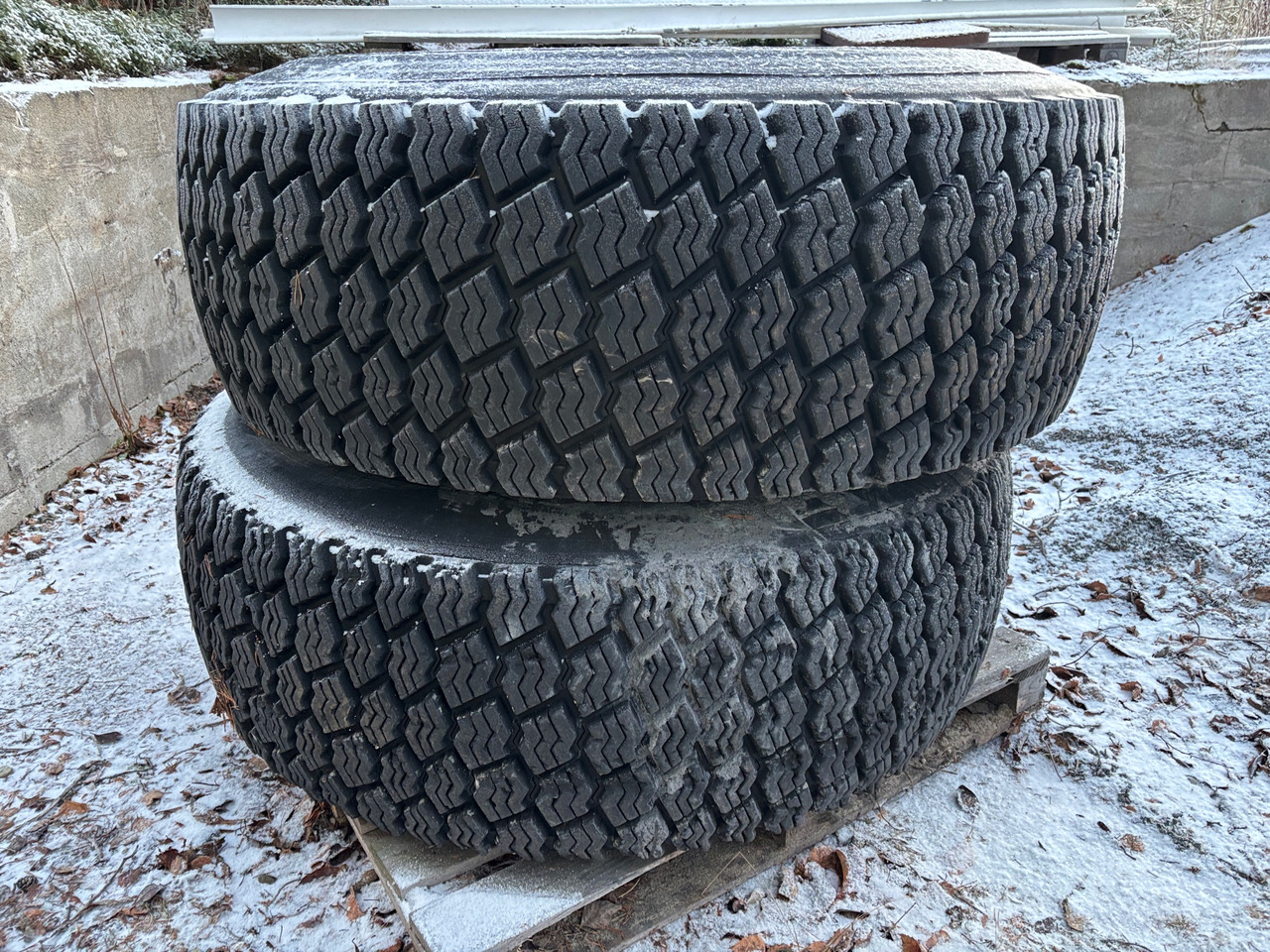 Bridgestone - Гума за Строителна техника: снимка 1 Bridgestone - Гума за Строителна техника: снимка 1