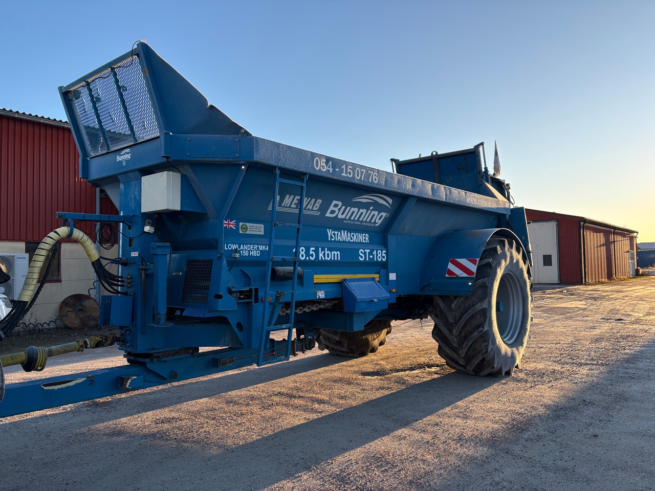 Bunning Lowlander ST185 HBD - Разпръсквач за оборски тор: снимка 1 Bunning Lowlander ST185 HBD - Разпръсквач за оборски тор: снимка 1