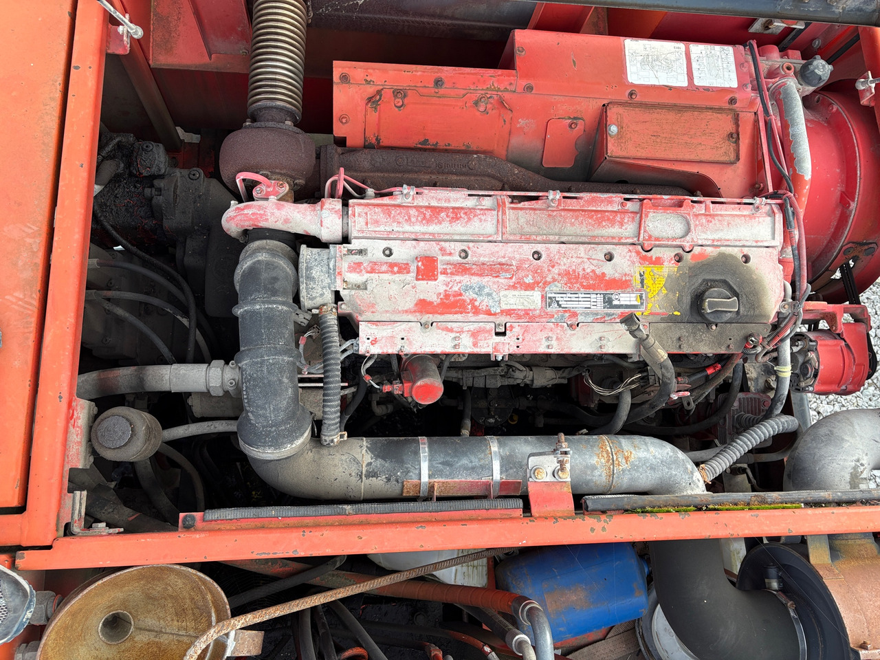 Deutz BF 6 M 1013 - Строително оборудване: снимка 1 Deutz BF 6 M 1013 - Строително оборудване: снимка 1