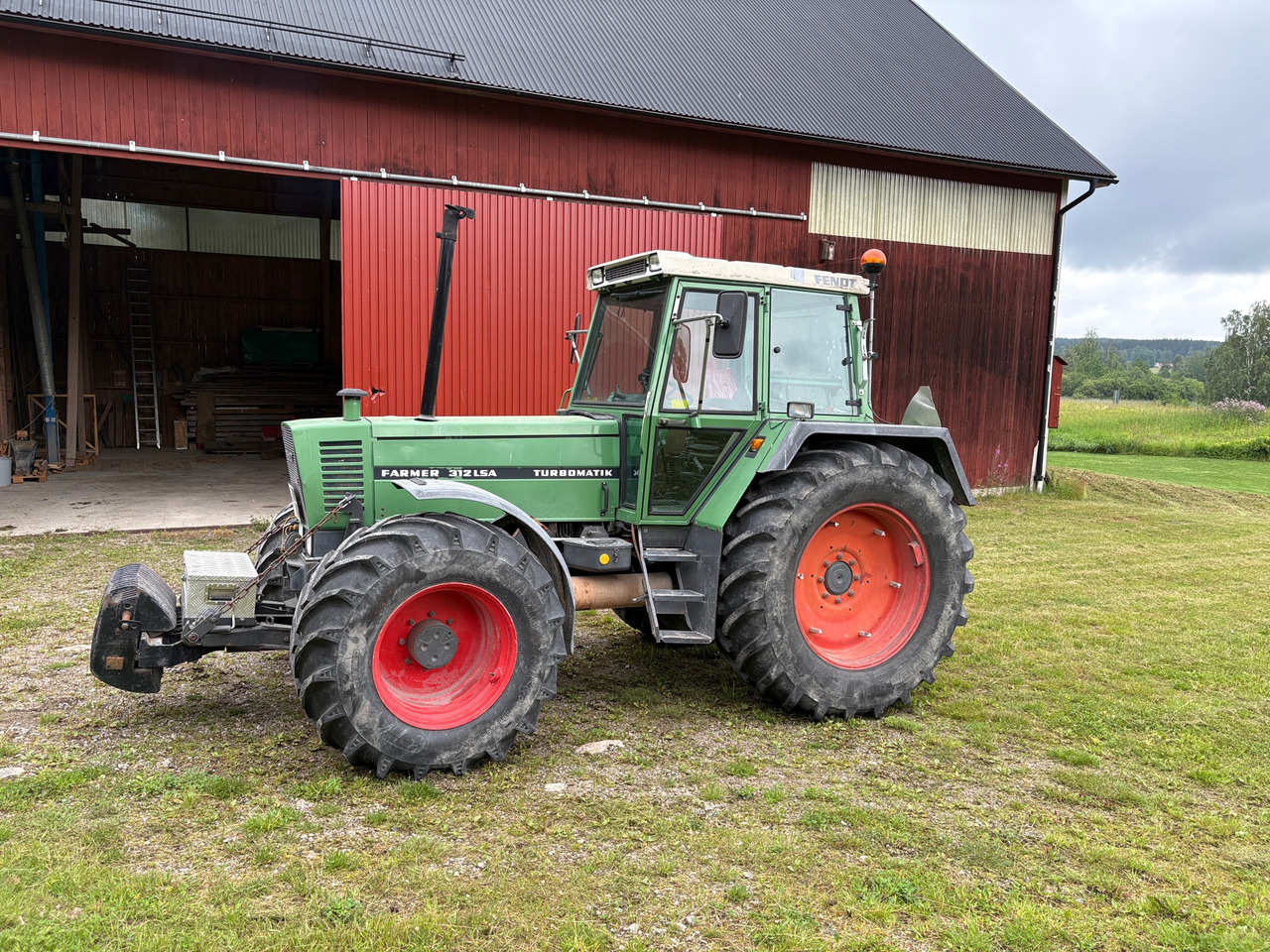 Fendt 312 LSA - Трактор: снимка 1 Fendt 312 LSA - Трактор: снимка 1