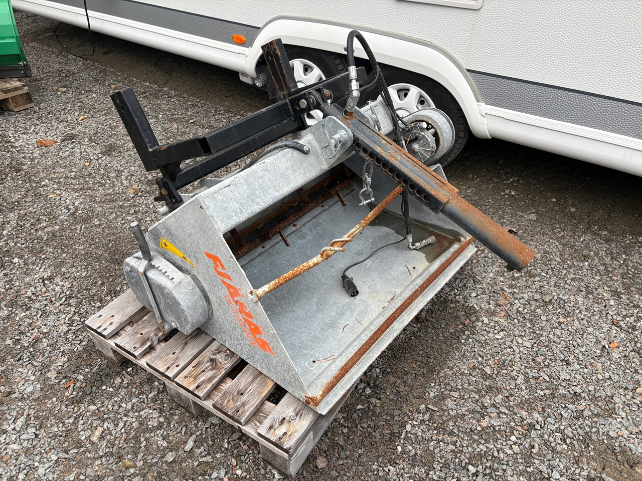 Fjärås 200 / 900 E - Машина за разпръскване на сол/ Пясък: снимка 1 Fjärås 200 / 900 E - Машина за разпръскване на сол/ Пясък: снимка 1