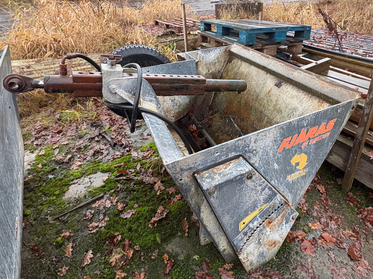 Fjärås 500/1200 - Машина за разпръскване на сол/ Пясък: снимка 1 Fjärås 500/1200 - Машина за разпръскване на сол/ Пясък: снимка 1