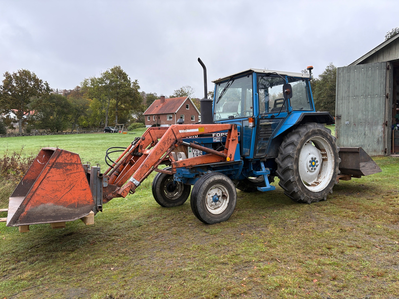 Ford 4610 - Трактор: снимка 1 Ford 4610 - Трактор: снимка 1