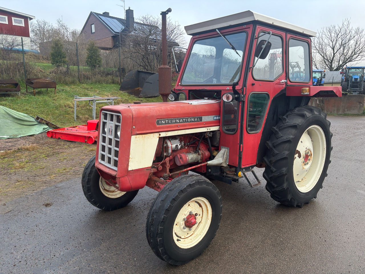 International 444 - Трактор: снимка 1 International 444 - Трактор: снимка 1