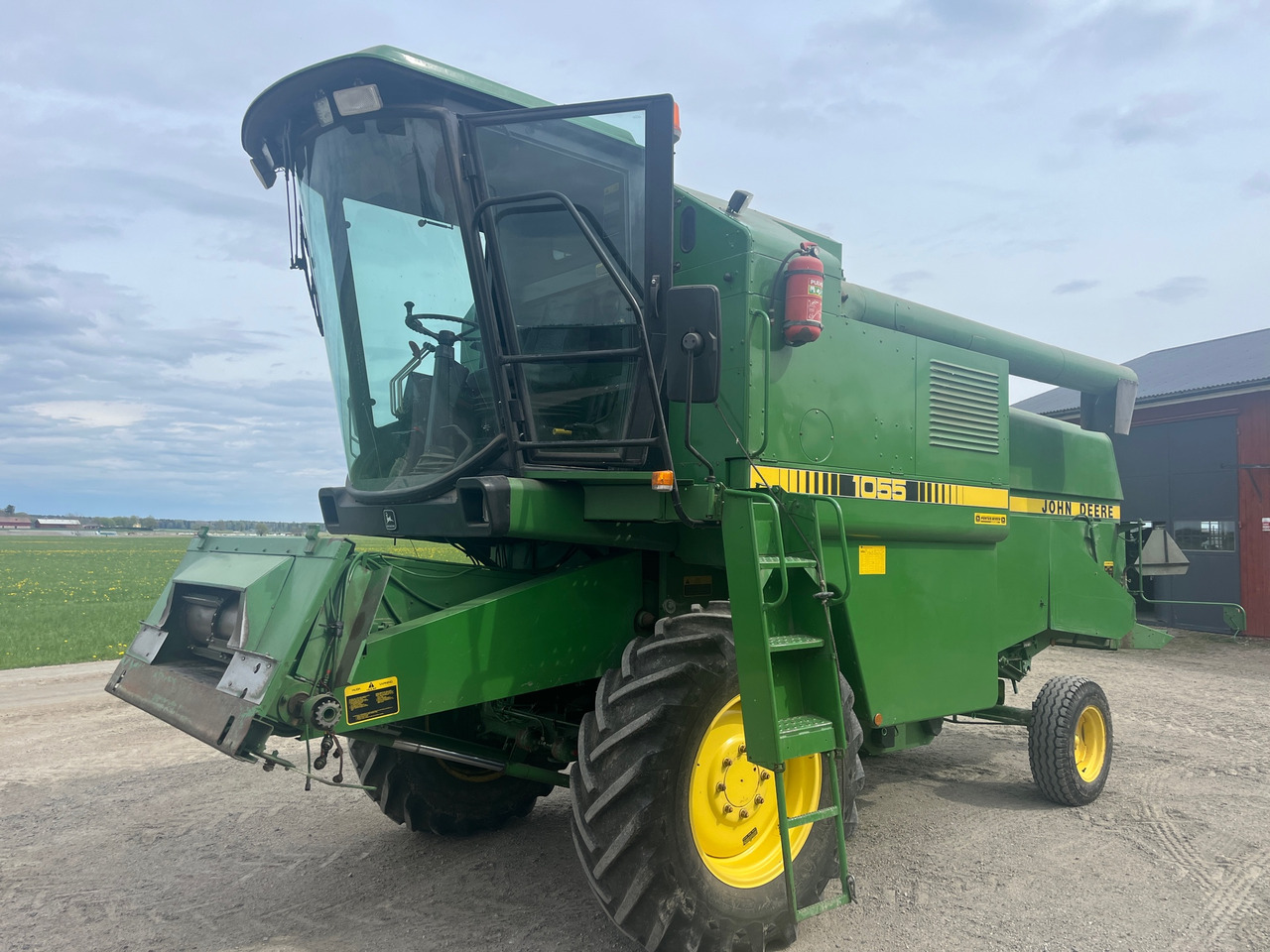 John Deere 1055 - Зърнокомбайн: снимка 1 John Deere 1055 - Зърнокомбайн: снимка 1