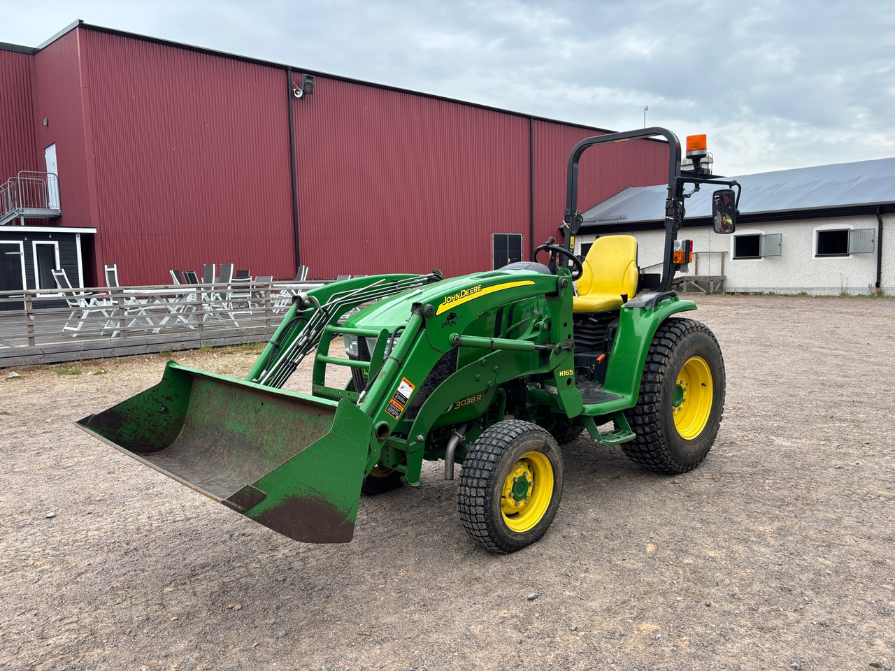 John Deere 3038R - Трактор: снимка 1 John Deere 3038R - Трактор: снимка 1