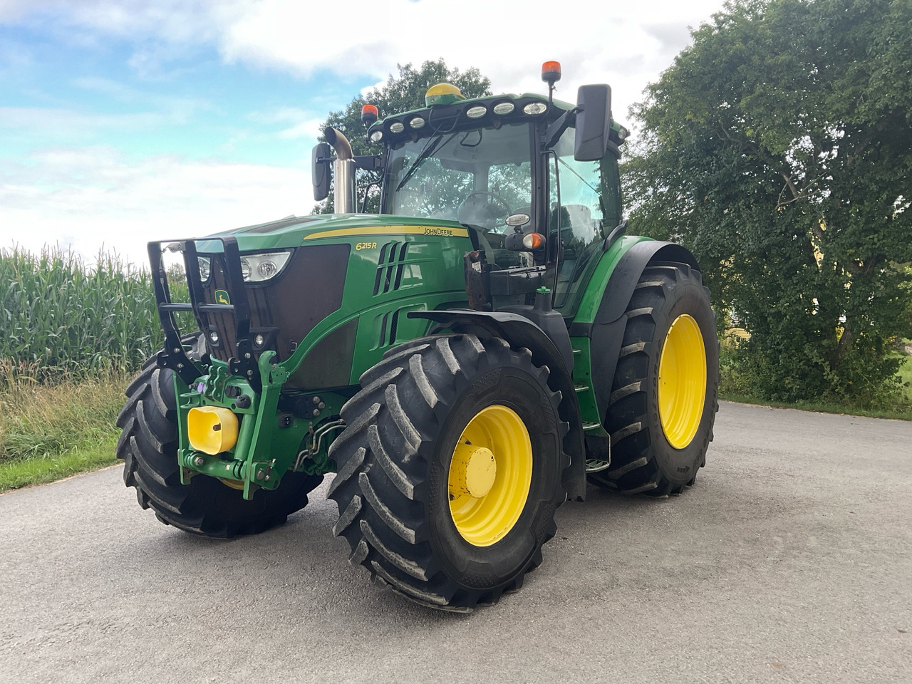 John Deere 6215R - Трактор: снимка 1 John Deere 6215R - Трактор: снимка 1