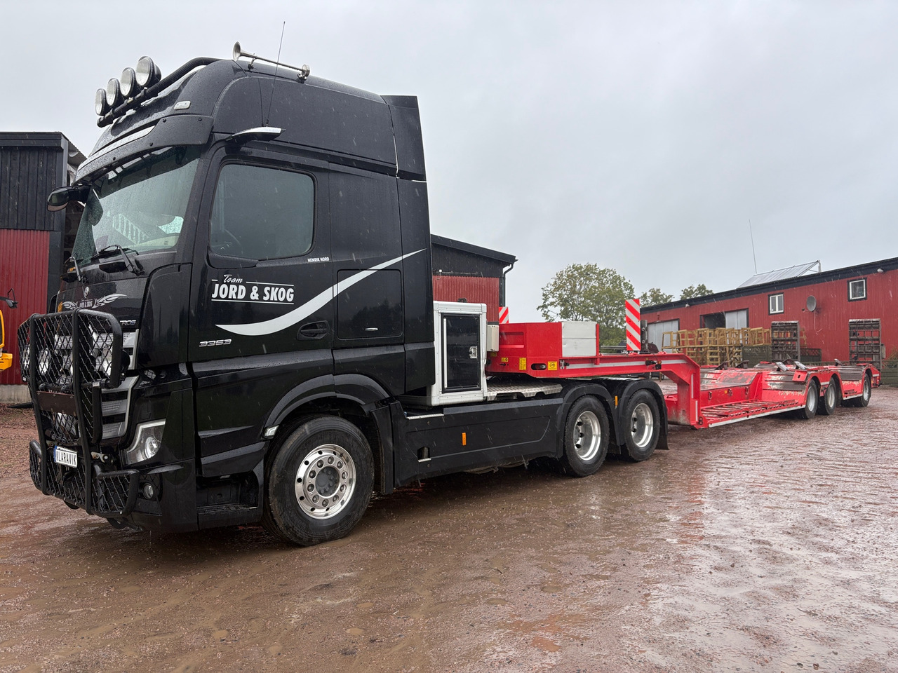 Mercedes-Benz 3353 6x4 Actros Giga Space - Камион: снимка 1 Mercedes-Benz 3353 6x4 Actros Giga Space - Камион: снимка 1