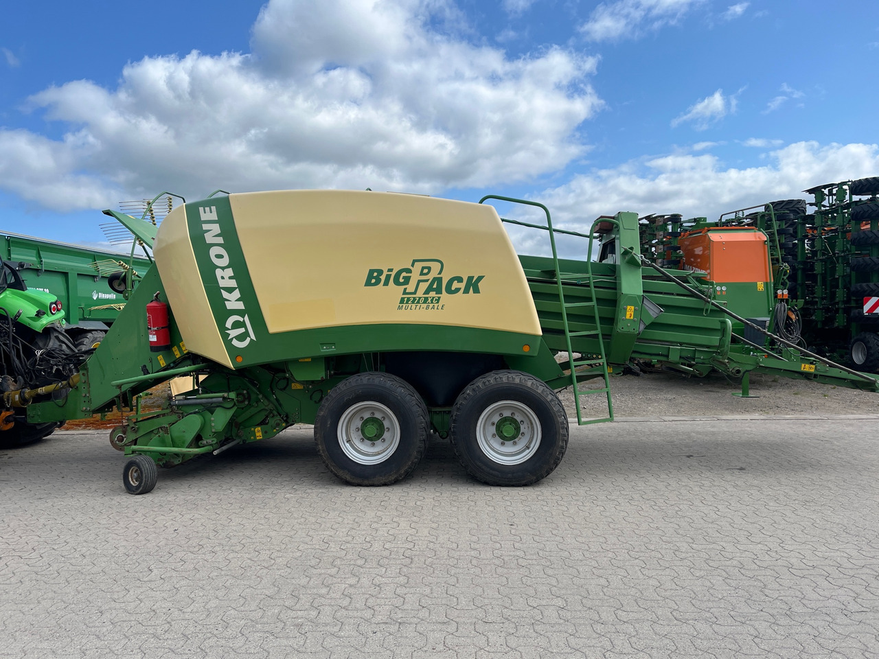 Krone Bigpack 1270XC - Рулонна сламопреса: снимка 1 Krone Bigpack 1270XC - Рулонна сламопреса: снимка 1