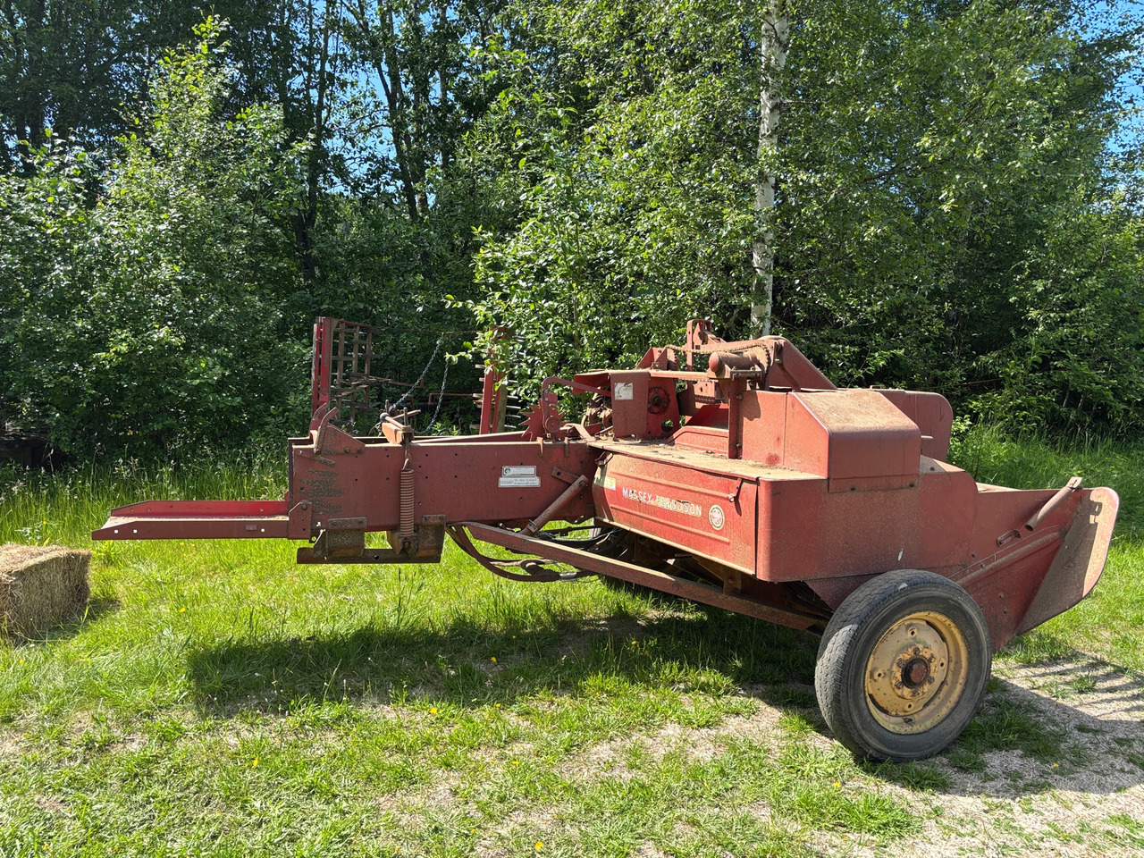Massey Ferguson 15-8 - Рулонна сламопреса: снимка 1 Massey Ferguson 15-8 - Рулонна сламопреса: снимка 1