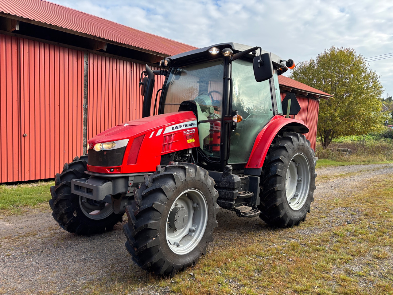 Massey Ferguson 5608 Dyna-4 - Трактор: снимка 1 Massey Ferguson 5608 Dyna-4 - Трактор: снимка 1