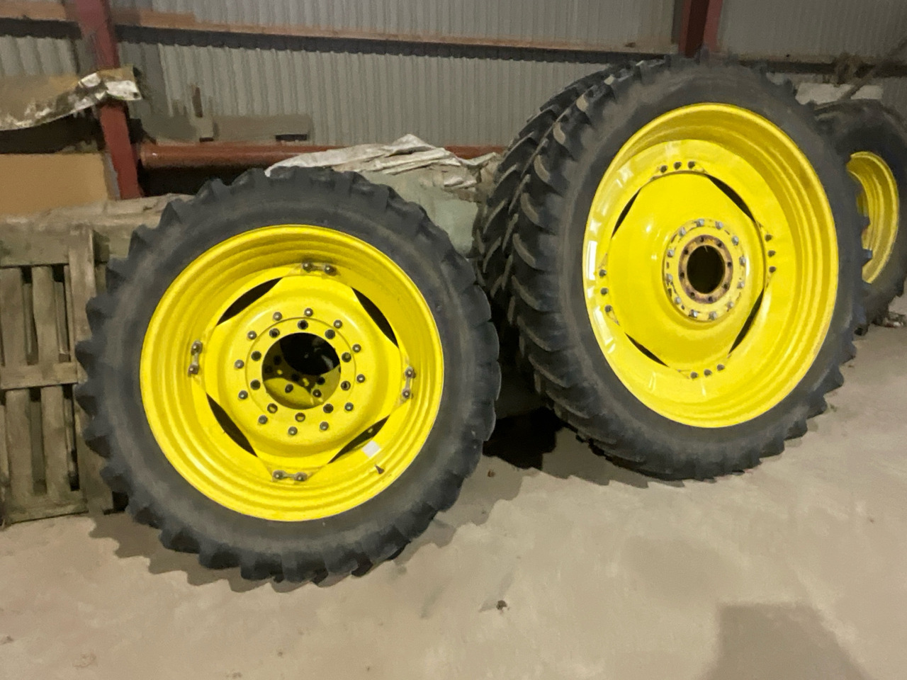 Michelin 320/90 R54, 320/85 R38 - Гума за Селскостопанска техника: снимка 1 Michelin 320/90 R54, 320/85 R38 - Гума за Селскостопанска техника: снимка 1