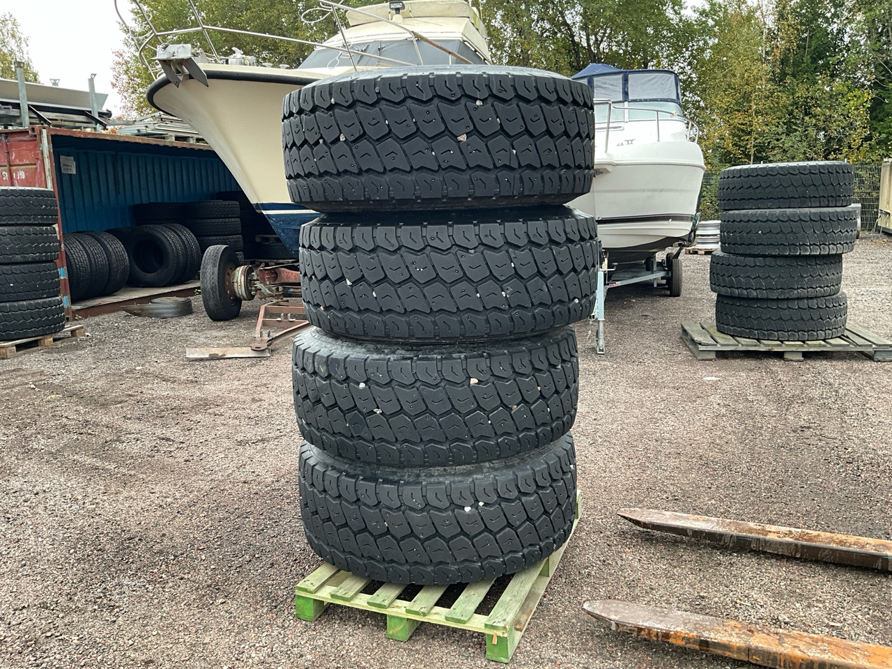 Michelin XZY3 - Гума за Строителна техника: снимка 1 Michelin XZY3 - Гума за Строителна техника: снимка 1