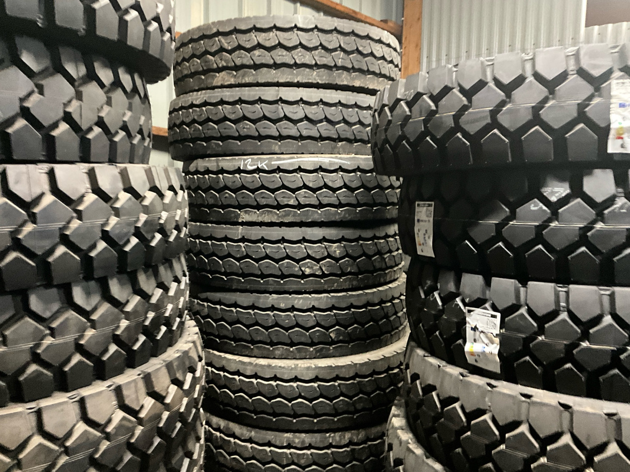 Michelin x-works - Гума за Строителна техника: снимка 1 Michelin x-works - Гума за Строителна техника: снимка 1